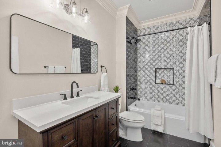 11400 HIGHLAND FARM CT, POTOMAC, MD 20854