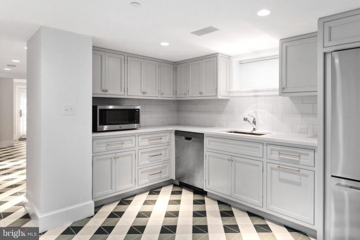 215 KING GEORGE ST, ANNAPOLIS, MD 21401