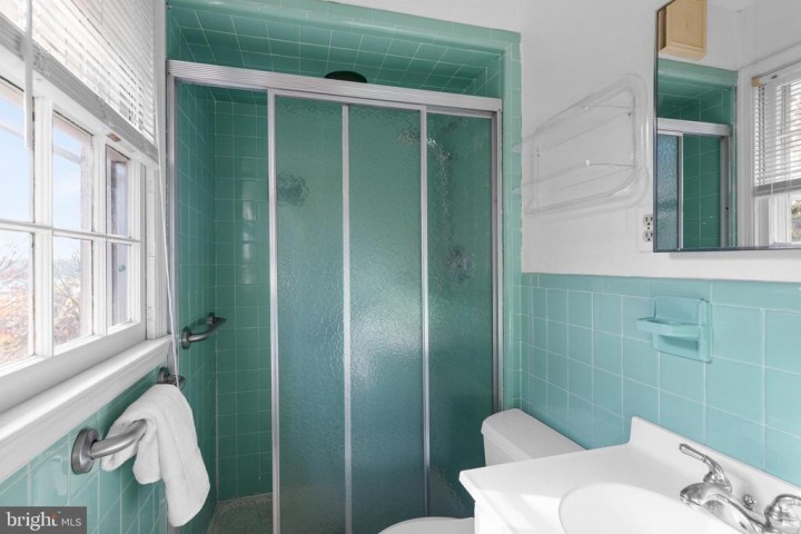 1610 KNOLL RD, ANNAPOLIS, MD 21409