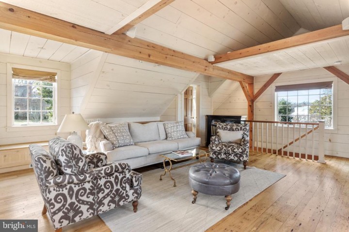 220 WARDOUR DR, ANNAPOLIS, MD 21401