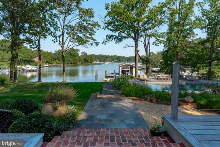 197 W LAKE DR, ANNAPOLIS, MD 21403