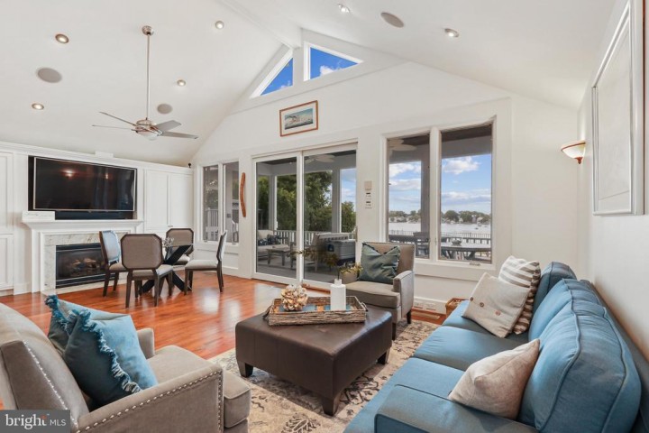 168 W LAKE DR, ANNAPOLIS, MD 21403