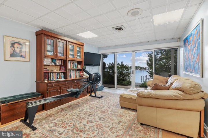 168 W LAKE DR, ANNAPOLIS, MD 21403