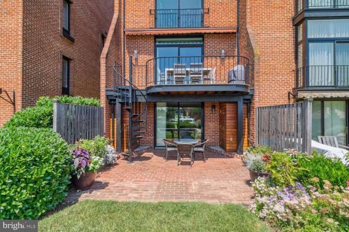 2 MARKET QUAY, ANNAPOLIS, MD 21401