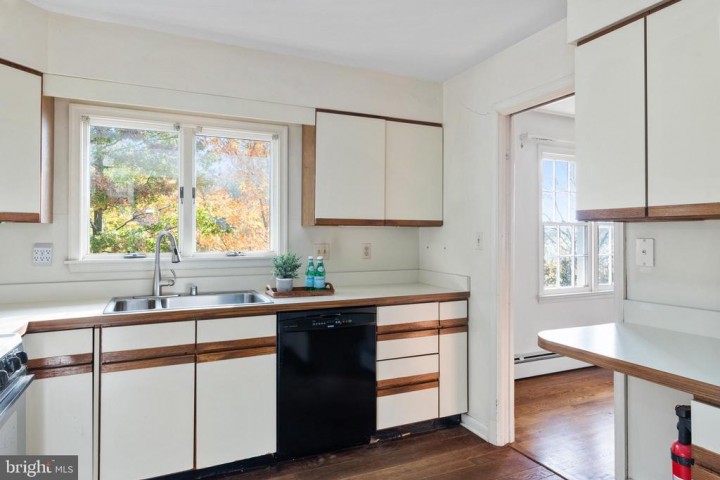 1610 KNOLL RD, ANNAPOLIS, MD 21409