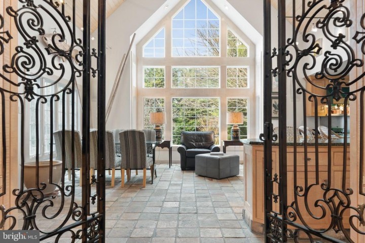 39 BAY DR, ANNAPOLIS, MD 21403