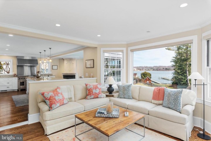 220 WARDOUR DR, ANNAPOLIS, MD 21401