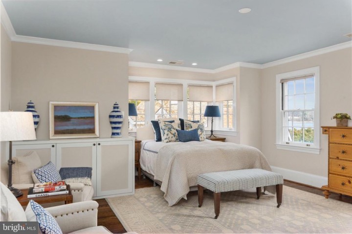 220 WARDOUR DR, ANNAPOLIS, MD 21401