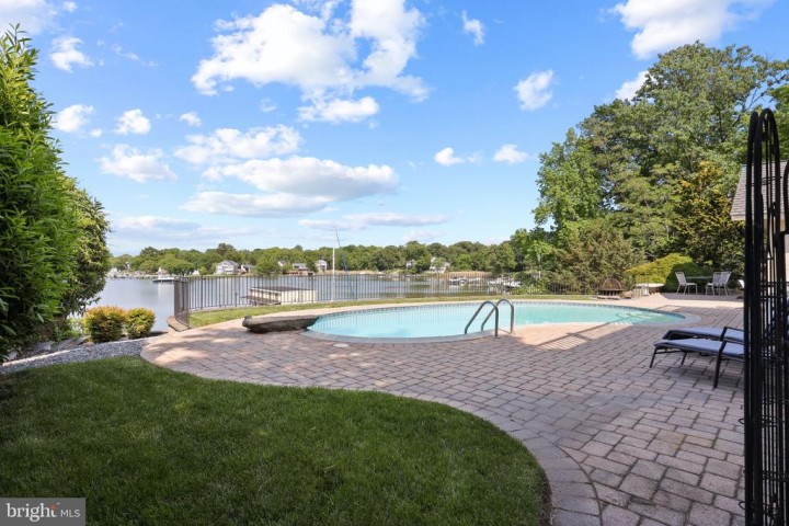 168 W LAKE DR, ANNAPOLIS, MD 21403