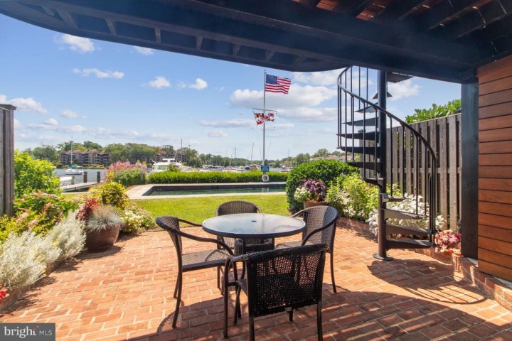 2 MARKET QUAY, ANNAPOLIS, MD 21401