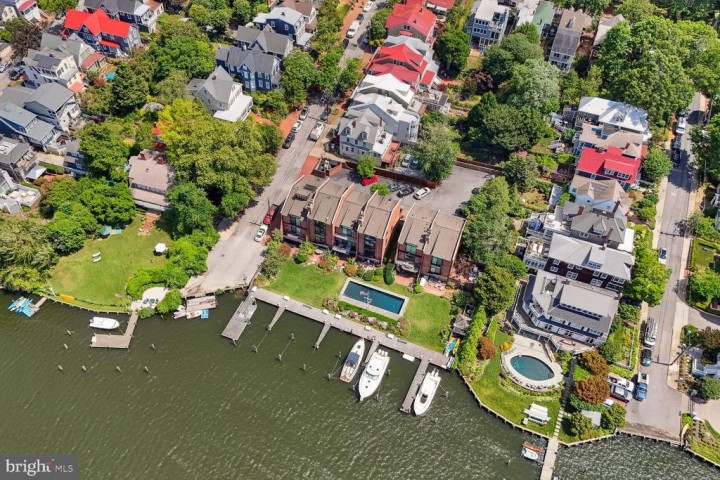 2 MARKET QUAY, ANNAPOLIS, MD 21401