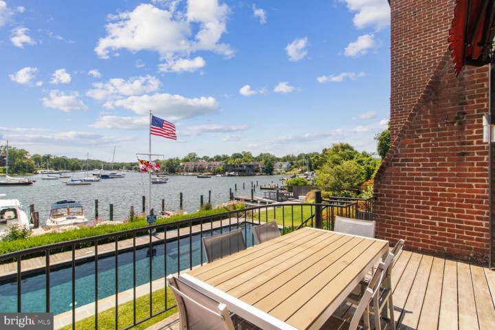 2 MARKET QUAY, ANNAPOLIS, MD 21401