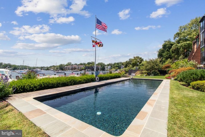 2 MARKET QUAY, ANNAPOLIS, MD 21401