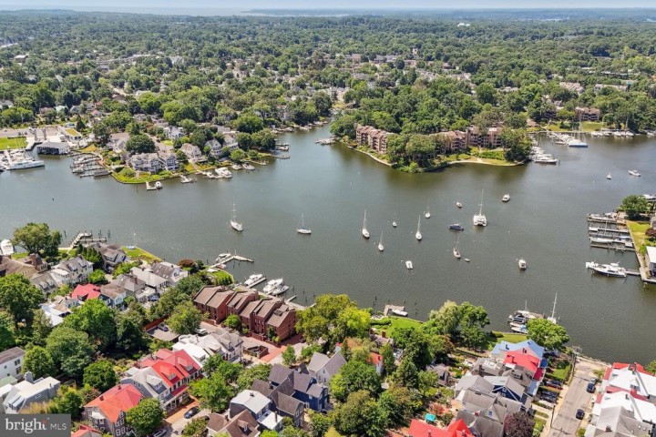 2 MARKET QUAY, ANNAPOLIS, MD 21401