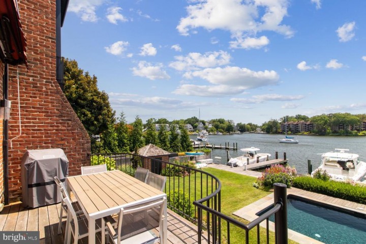 2 MARKET QUAY, ANNAPOLIS, MD 21401